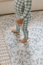 Charger l'image dans la galerie, Padded Reversible Play Mat - Hydrangeas & Quilted Floral