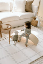 Charger l'image dans la galerie, Padded Reversible Play Mat - Hydrangeas & Quilted Floral
