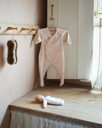 Charger l'image dans la galerie, Flap footie-Ballet w coral stitching