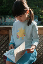 Charger l'image dans la galerie, The Sun Crewneck - Sky Blue