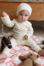 Load image into Gallery viewer, Beanie- Merino wool Buttercream
