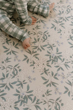 Charger l'image dans la galerie, Padded Reversible Play Mat - Hydrangeas &amp; Quilted Floral
