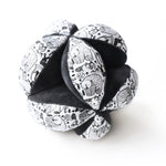 Charger l'image dans la galerie, Nordic Clutch Ball - Montessori Baby Ball
