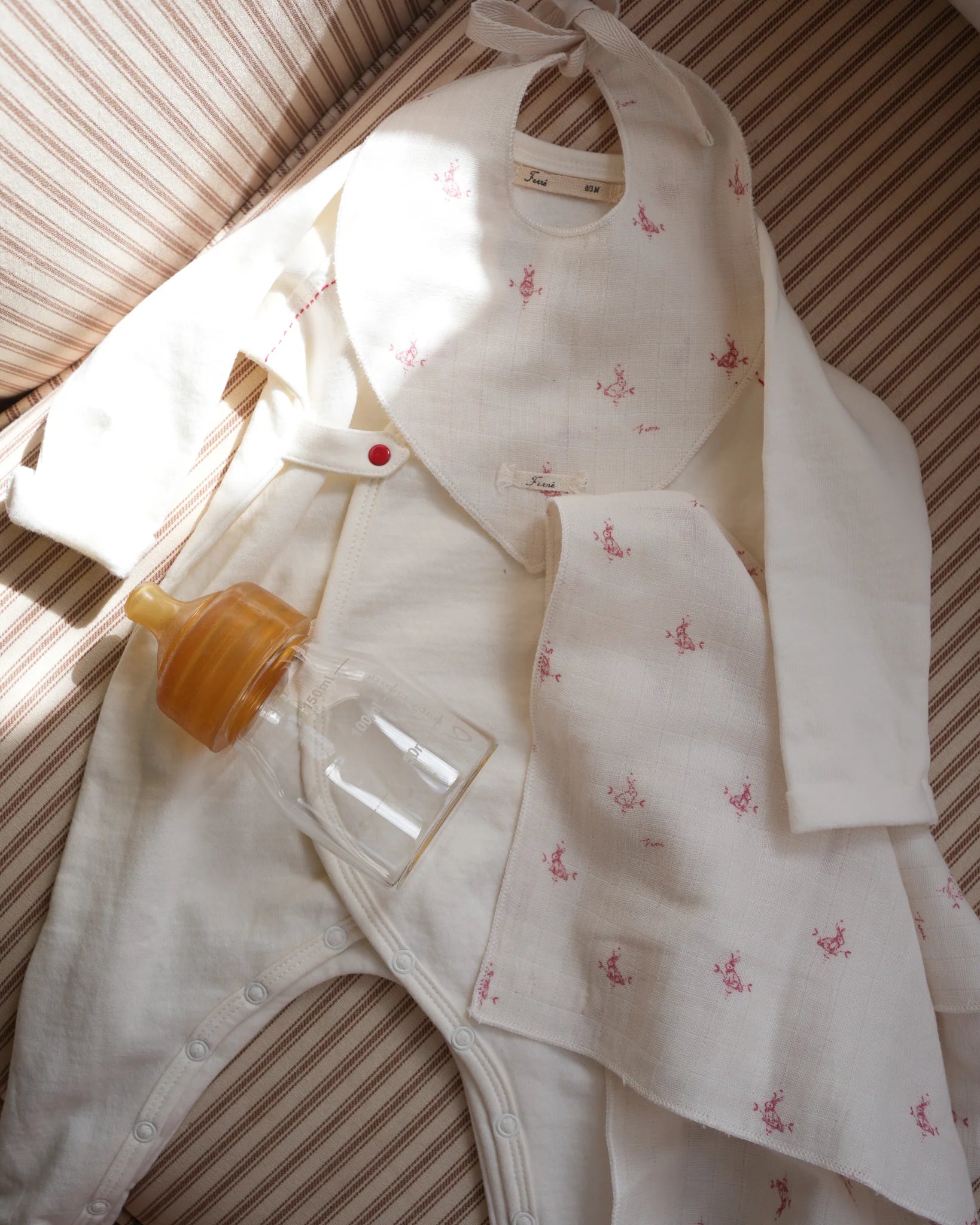 Drool Bib - Folk bunny