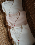 Charger l&#39;image dans la galerie, Flap footie-Ballet w coral stitching
