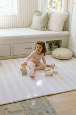 Charger l'image dans la galerie, Padded Reversible Play Mat - Pink Bows &amp; Bunnies
