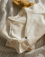 Charger l&#39;image dans la galerie, Flap footie-Milk w blue stitching
