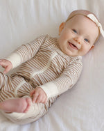 Charger l'image dans la galerie, Zip Long Sleeve Sleeper- Almond Stripe
