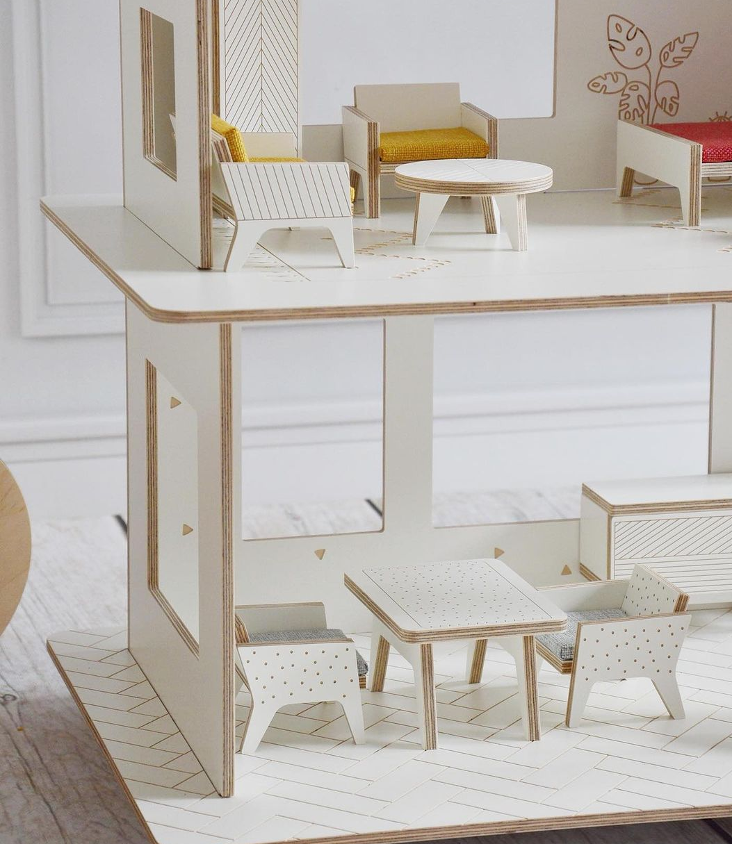 Modern Dollhouse- without furnitures