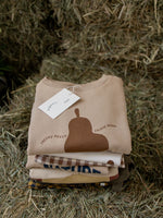 Load image into Gallery viewer, Pear Slogan Sweatshirt
