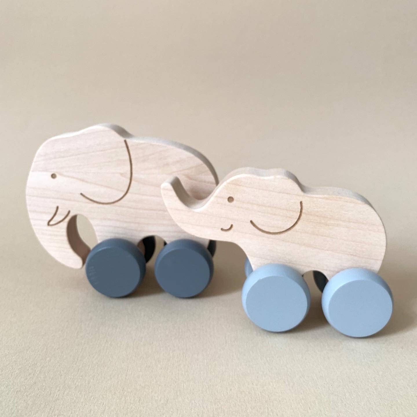 Mammy and Baby Elephants Set